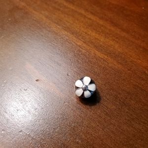 Pandora daisy clip charm